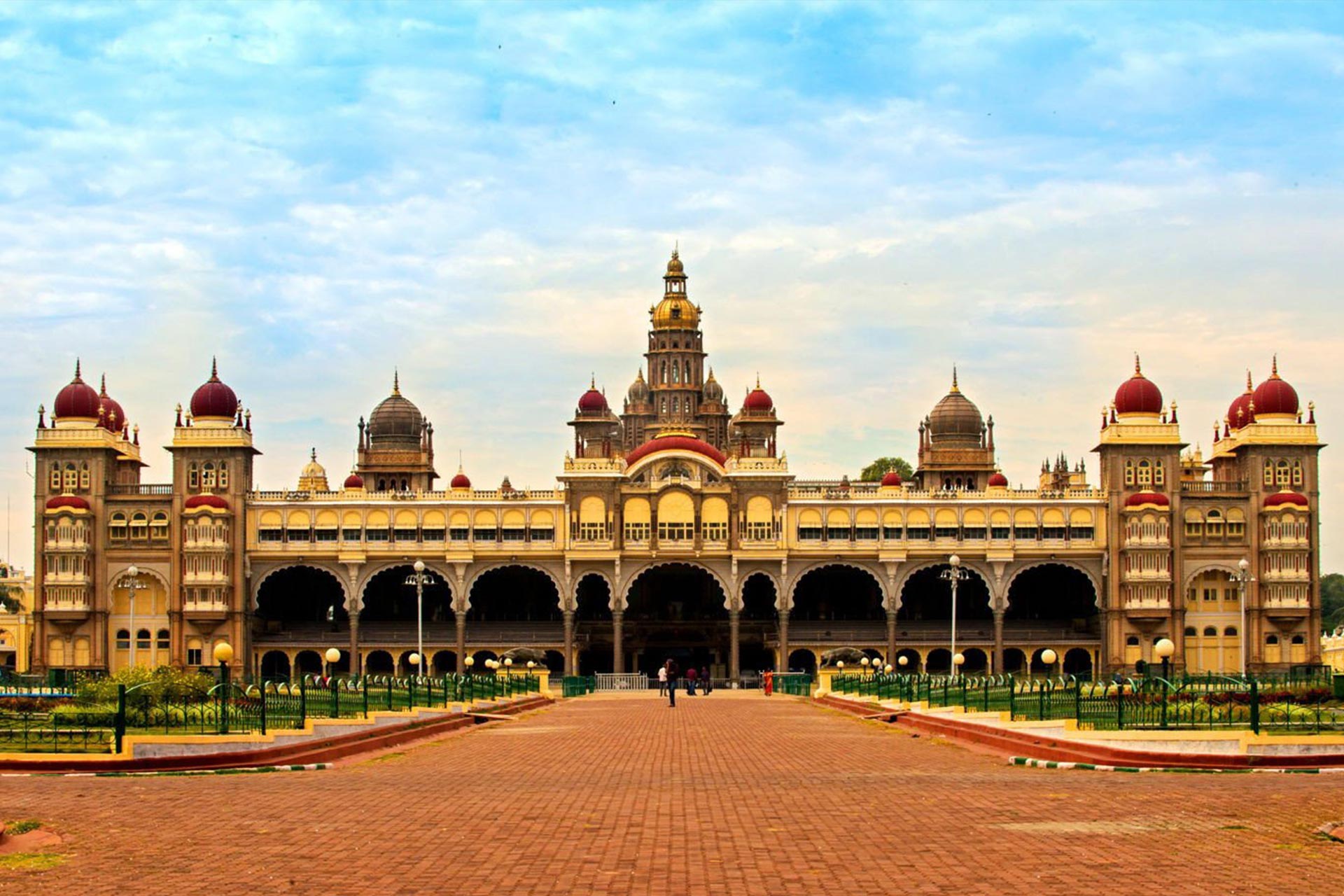 tourist places between bangalore and mysore